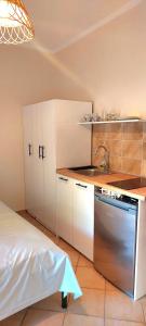 Beach Studio apartment 3, Komi