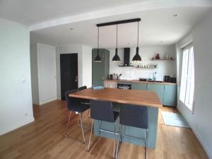 T3 en face de la gare, Terrasse-Rooftop, Parking