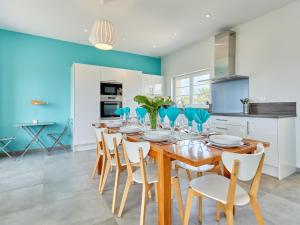 Maisons de vacances Holiday Home La Surprise by Interhome : photos des chambres