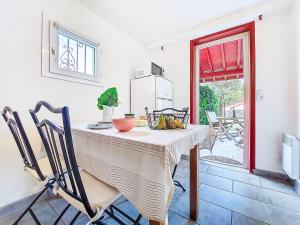 Maisons de vacances Holiday Home L-imprevu by Interhome : photos des chambres