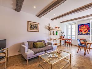 Apartment Les Palmiers by Interhome