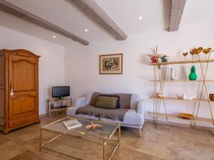 Apartment Les Palmiers by Interhome