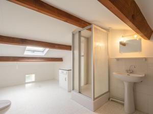 Maisons de vacances Holiday Home Chateau de Taupignac by Interhome : photos des chambres