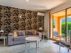 Apartment Le Soleil des Iles-3 by Interhome