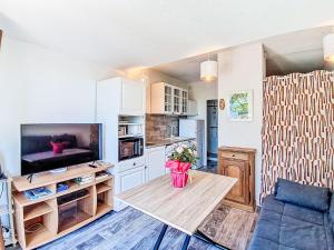 Studio LOlympie-2 by Interhome