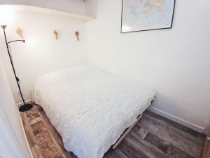 Studio LOlympie-2 by Interhome