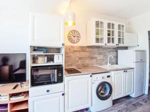 Studio LOlympie-2 by Interhome