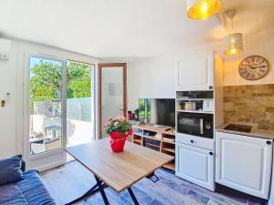 Studio LOlympie-2 by Interhome