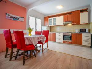 Apartment Zora-2 by Interhome