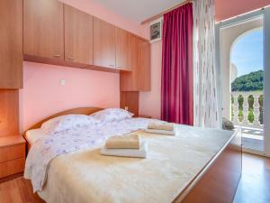 Apartment Zora-3 by Interhome