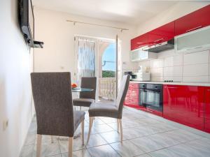 Apartment Zora-3 by Interhome