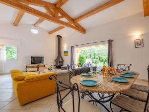 Maisons de vacances Holiday Home La Pimaleanne by Interhome : photos des chambres