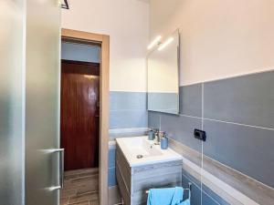 Apartment Tra le onde by Interhome