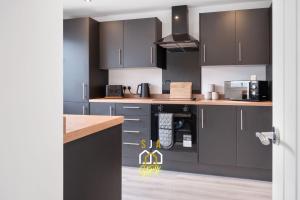 Forrest Road Stay - SJA Stays - Modern 2 Bed Apartment