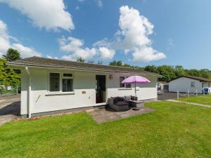 Chalet Rosecraddoc Lodges by Interhome
