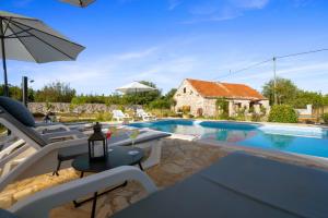 Holiday home Neva with private pool and game room