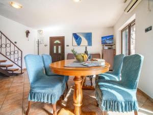 Holiday Home Kamena kuća by Interhome