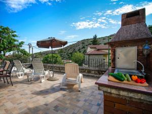 Holiday Home Kamena kuća by Interhome