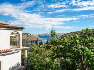 Holiday Home Kamena kuća by Interhome