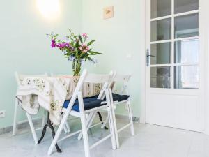 Apartment Les Agaves by Interhome