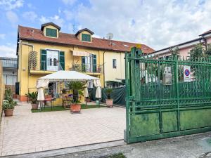 Apartment Tra Mare e Collina-2 by Interhome