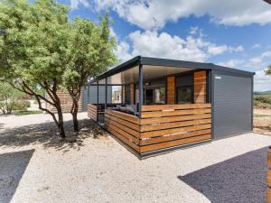 Holiday Home Mira Delux by Interhome