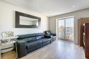 Seafront 3 bedroom apartment