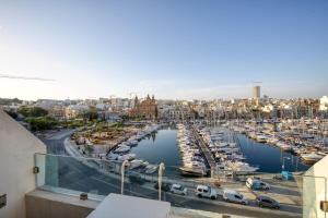 Seafront 3 bedroom apartment