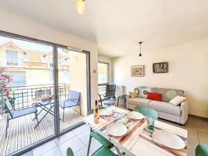 Apartment Les Amarres de lAiguillon-4 by Interhome