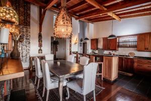 Rubi Ranch Farm House