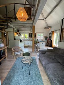 Maisonnette avec terrasse et jardin