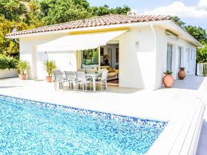 Maisons de vacances Holiday Home Jardins de Camille by Interhome : photos des chambres