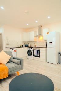New Build 2 Bedroom Flat Cardiff - Garden Access