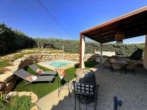 Villas Villa Marthe, maison renovee avec terrasses, piscine et vue sur le village d-Aups : photos des chambres