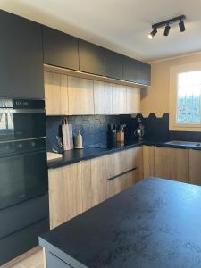 Villas Villa Marthe, maison renovee avec terrasses, piscine et vue sur le village d-Aups : photos des chambres