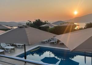 Villa Amaris - Apartments with sea view & heated swimming pool at Čiovo