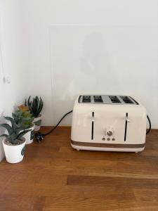 #Sète Front de mer Piscine Box privé Clim