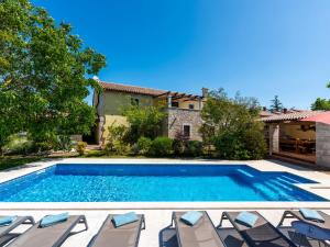 Holiday Home Ive by Interhome