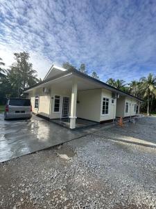 Anjang Pat Kesang Laut Homestay