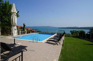 Six bedroom luxury villa with private pool in quiet residential area near beaches
