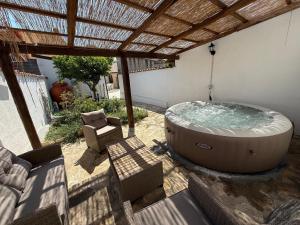 Way to the sea - Home with garden & hot tub