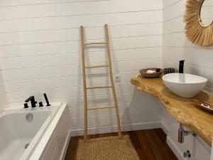 Akine Lodge - A Tranquil Rural Retreat