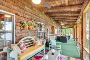 Waterfront Cabin on Lake Sinclair with Private Dock!