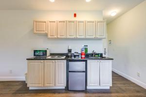 Naples Studio Near Everglades with Marina Access