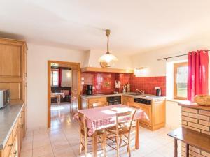 Maisons de vacances Gite de charme dans les Vosges Saonoises - FR-1-583-412 : photos des chambres