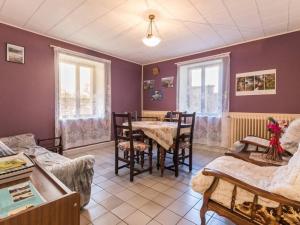 Maisons de vacances Maison de charme a Fougerolles, ideale pour curistes - FR-1-583-397 : photos des chambres