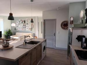 Maison de caractère à Gy avec parking et Wifi - FR-1-583-448