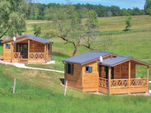 Maisons de vacances Chalet detente avec Spa et animaux admis pres de Plombieres-les-Bains - FR-1-583-498 : photos des chambres
