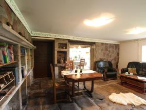 Ancienne ferme rénovée dans les Vosges - FR-1-583-487