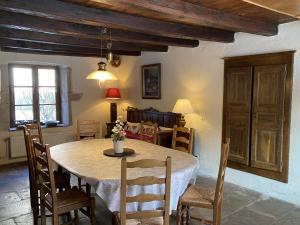 Charme Authentique au Moulin de Saphoz avec Grand Jardin - FR-1-583-499